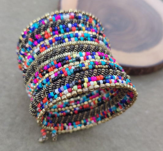 Colorful beaded easy to wear bracelet