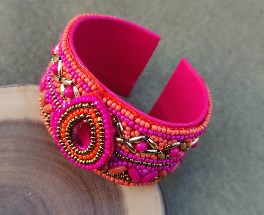 Pink Eye catching Beautiful beaded bracelet