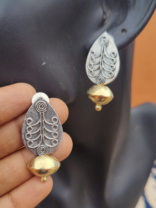 Beautiful Leaf design Earings