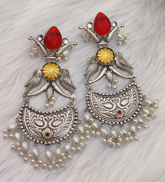 Abstract kalash jhumka with pearl line